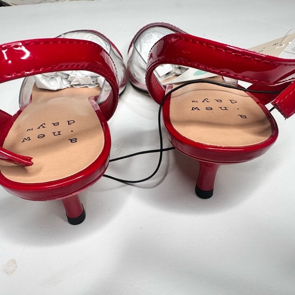 NWT A New Day Red and White Kitten Heels Size 8.5 - Picture 11 of 12